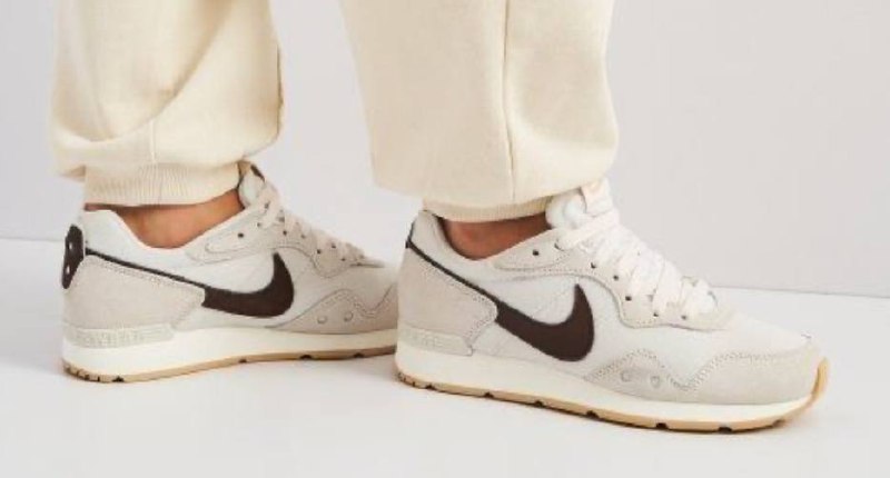 женские кроссовки Nike б/у