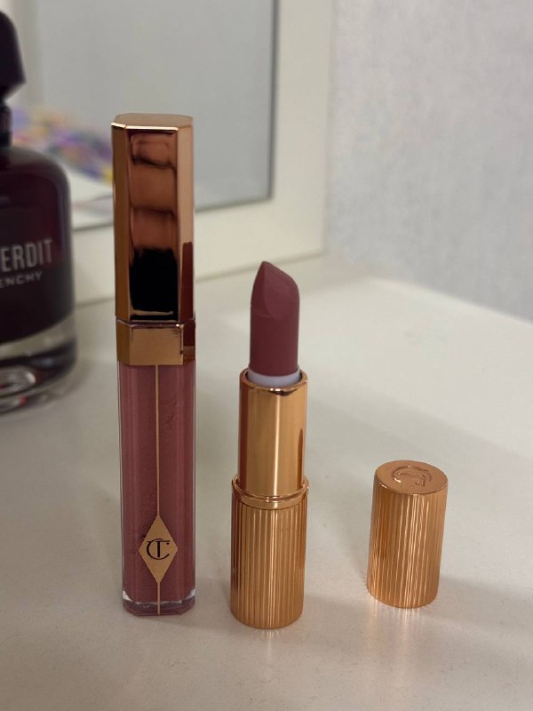Блеск и помада, сыворотка Anua, Lancome, туфли, утюг Dyson