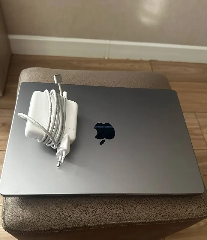 MacBook Pro 14” M1 512 ГБ с проблемой экрана 1