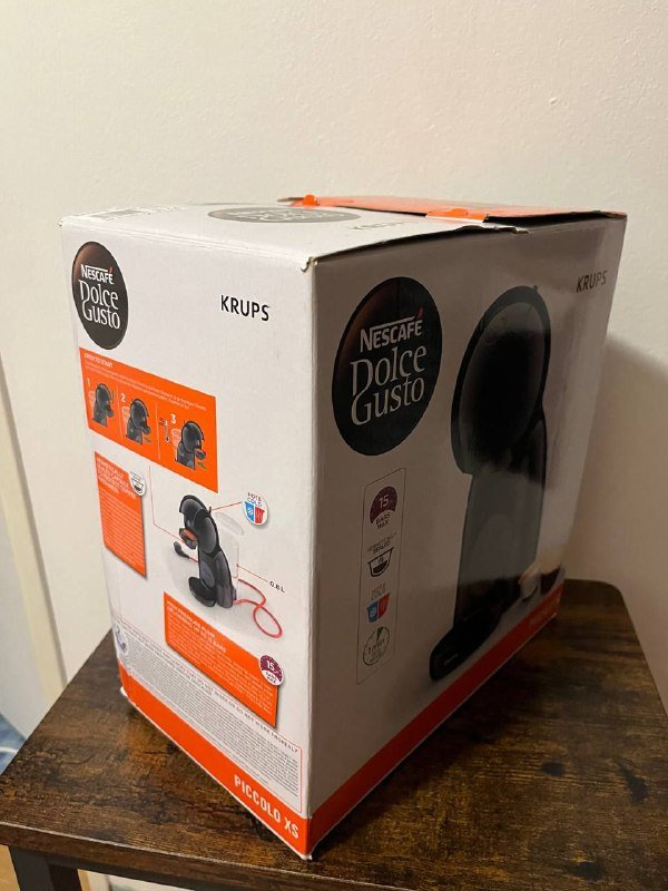 Кофемашина и подставка под капсулы 3