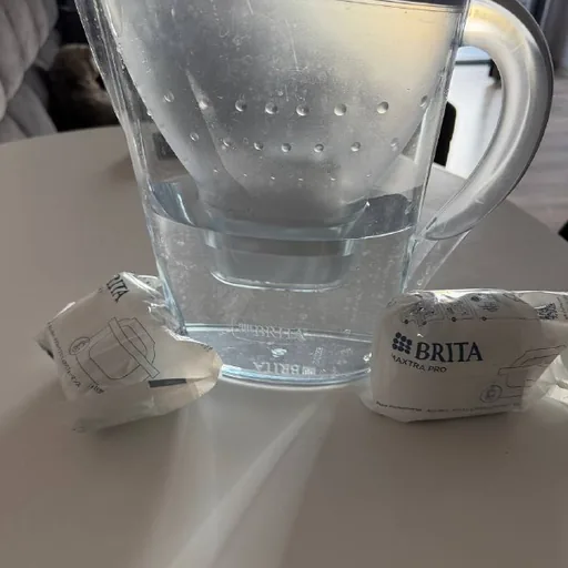 Новый фильтр для воды + 2 картриджа