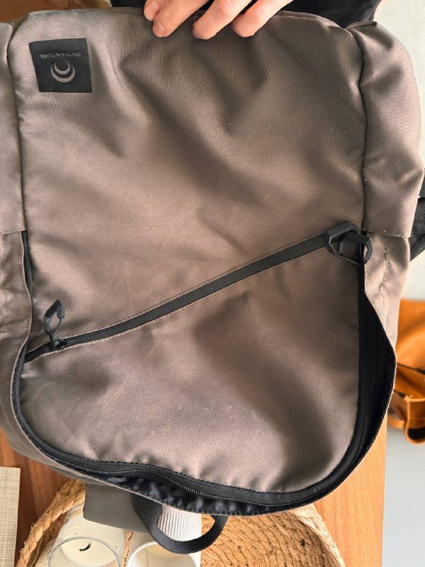 Лампа, карты, 3D-маска, кепка, очки, рюкзаки, сумки, джинсы, бюстье, футболка, брюки, кроссовки 6