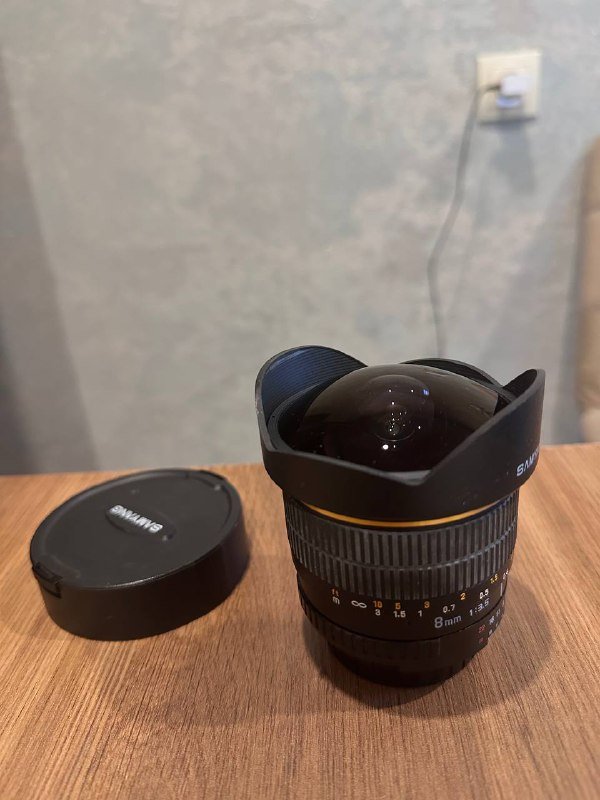 Объектив Nikon 18-55 mm и Samyang Fish-Eye 8 mm