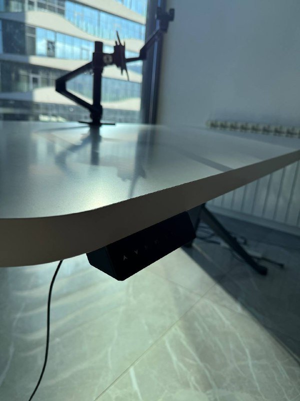 Эргостол с креплением для монитора и планшета 2