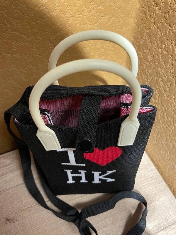 Сумочка черная с надписью I love NY 2