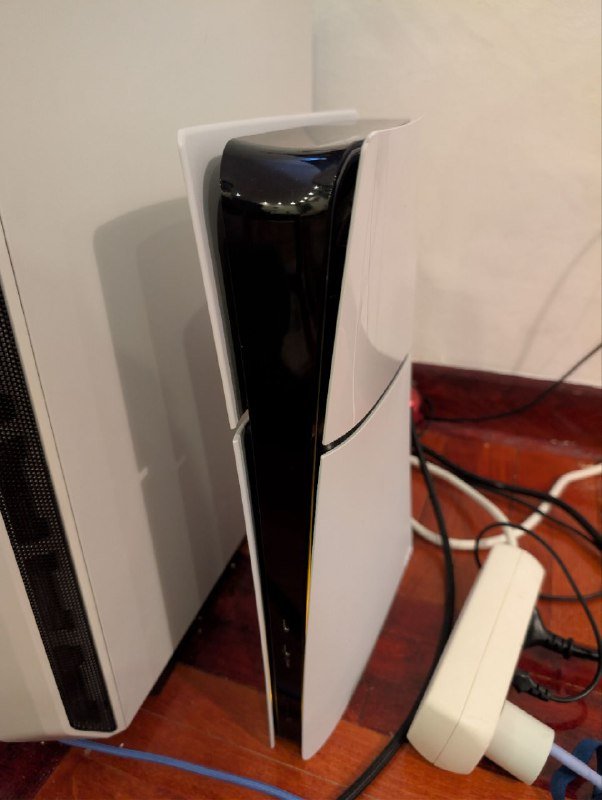 Playstation 5 Slim, один геймпад