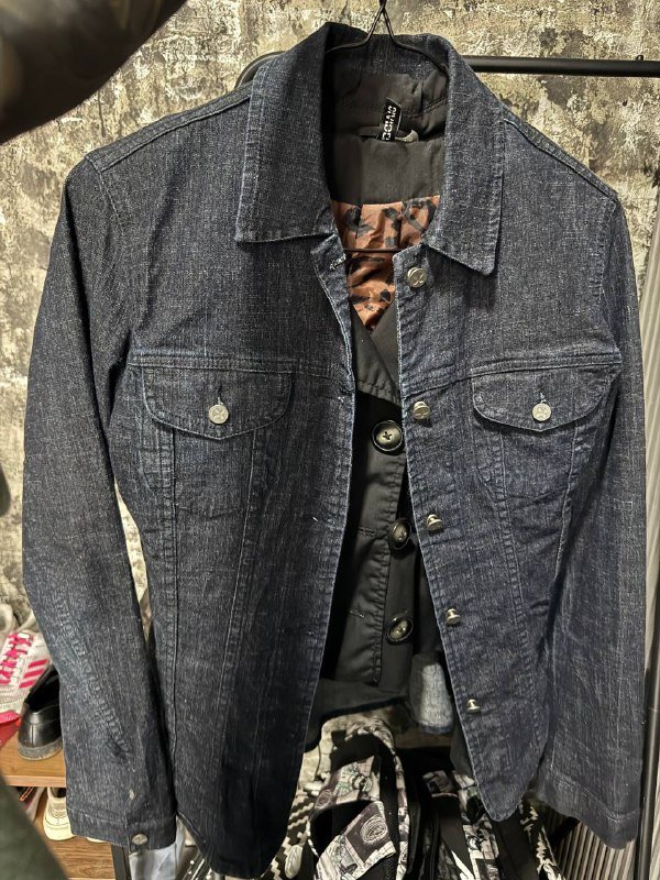 Джинсовая рубашка с клеш рукавами