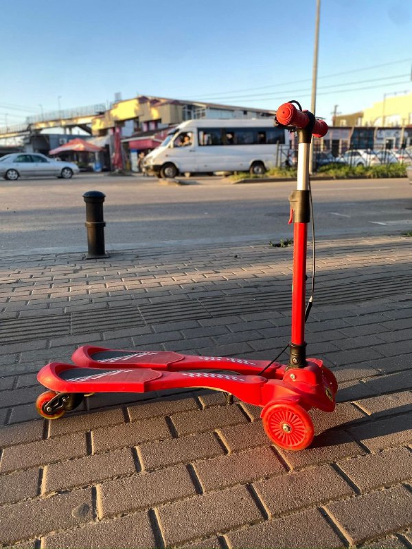 Детский самокат спортивный красный