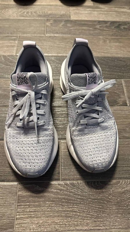 Чехлы на 14 Pro Max, кроссовки Nike 23,5 см 2