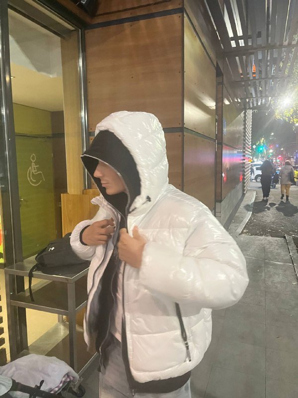 Белая куртка Bershka 2