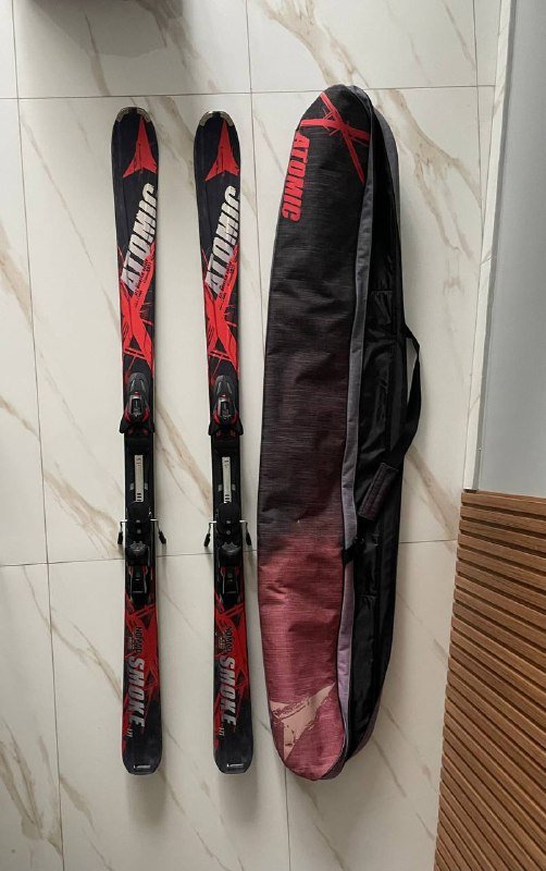 Горные лыжи с чехлом