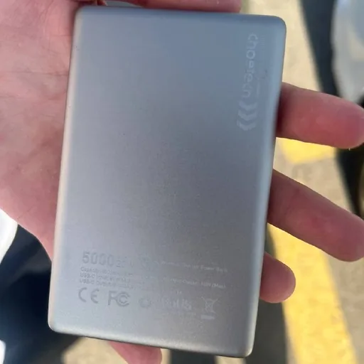 Оригинальный повербанк 5000 мАч
