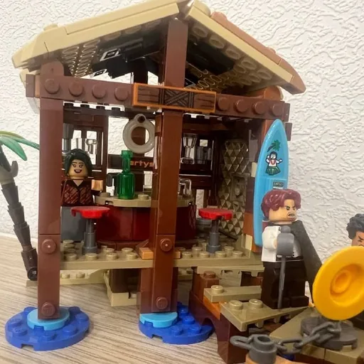 LEGO Constructor ONE PIECE, LEGO Hokusai, пазл Subway Art
