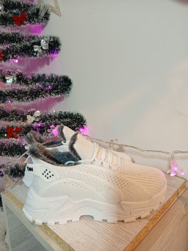 Утеплённые женские кроссовки размер 37 4