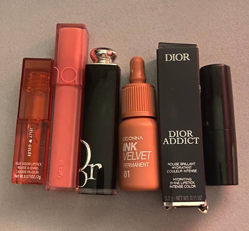 помады, тинты, блески Dior, Rom&nd, Miniso, Defacto