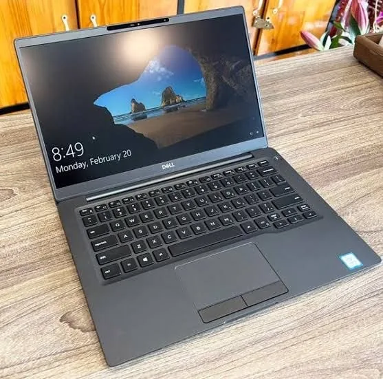 Dell Latitude 7400 ноутбук 1