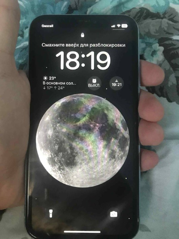 iPhone со сломанной задней камерой и батареей 75% экран оригинал 1