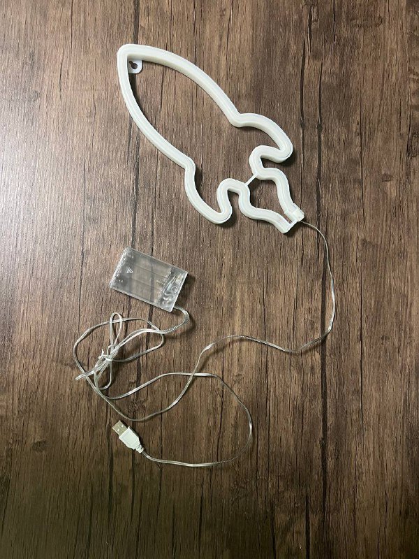 Неоновый светильник ракета 2