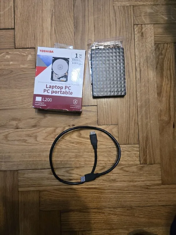 Портативный жёсткий диск 1