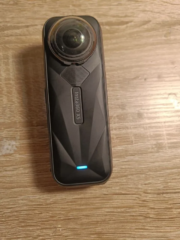 Камера Insta360 X5 1