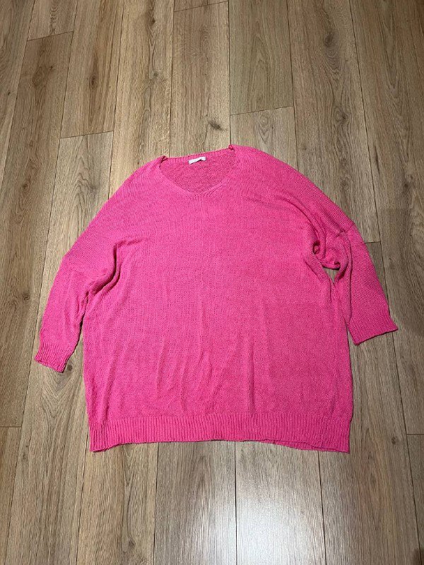 Женский широкий длинный свитер