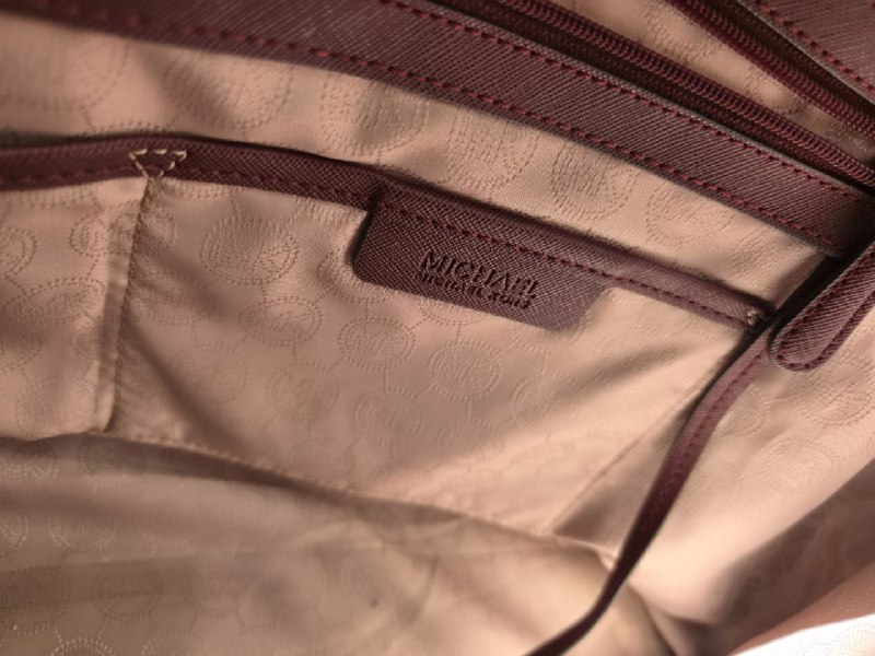 солнцезащитные очки Bottega Veneta, большая сумка Michael Kors 9