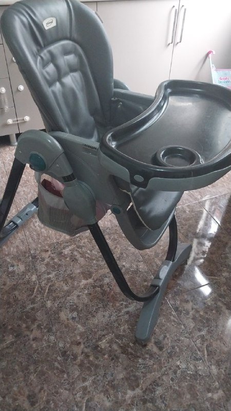 Стульчик для кормления с регулируемым столиком