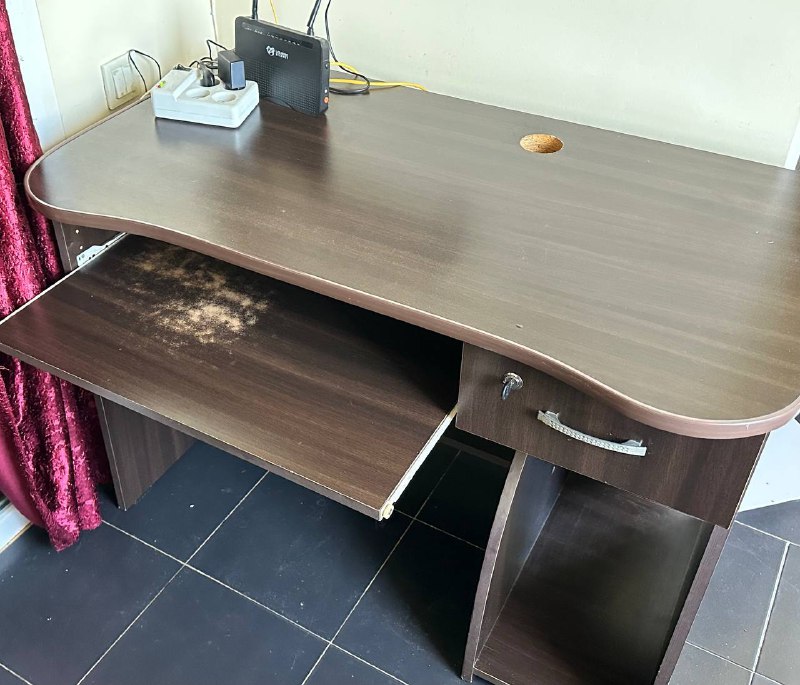 Компьютерный стол, электрическая плита 3