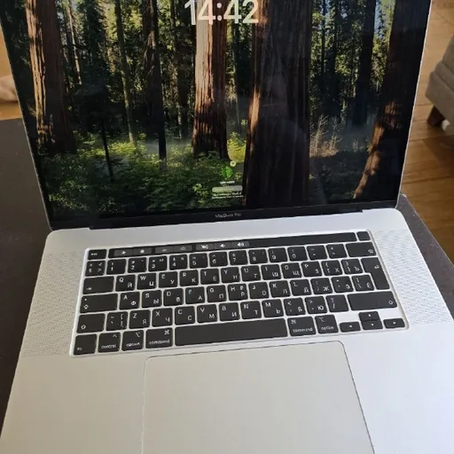 MacBook Pro 16 i7 16GB RAM 512GB SSD 2019