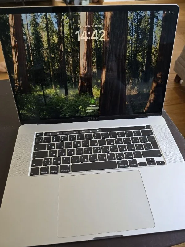 MacBook Pro 16 i7 16GB RAM 512GB SSD 2019 1