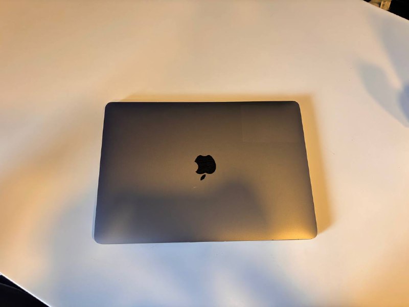 MacBook Pro 2017 i5 8/128 ГБ 3