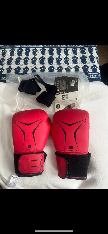 Беспроводные наушники JBL, Боксерские перчатки 4