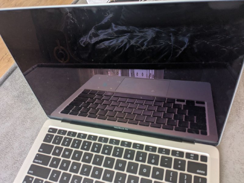 MacBook Air M1 8/256, блок питания, кабель, переходник 2