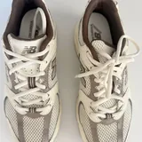 Женские кроссовки New Balance 1