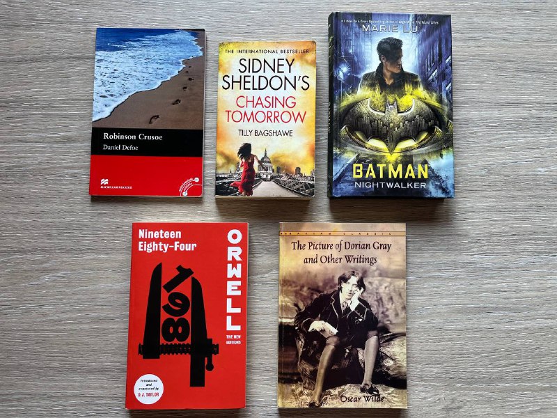 Книги на английском языке 1984, Batman, Robinson Crusoe, Dorian Gray, Chasing Tomorrow