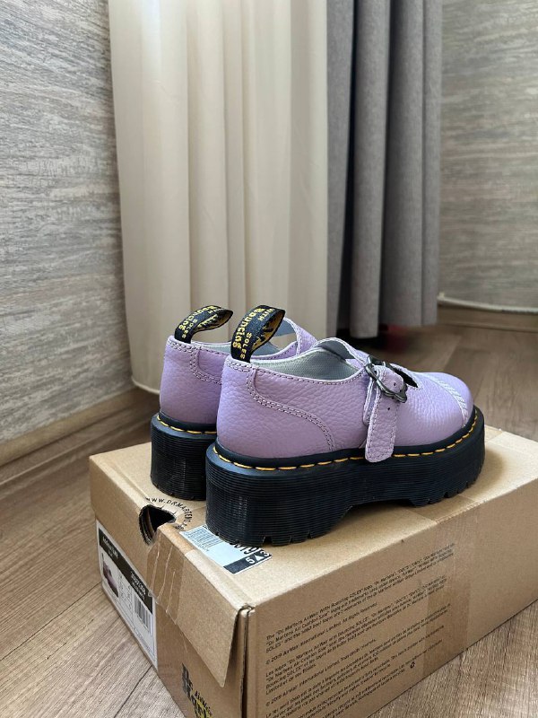Женские туфли Dr. Martens Addina Flower Buckle кожа 6