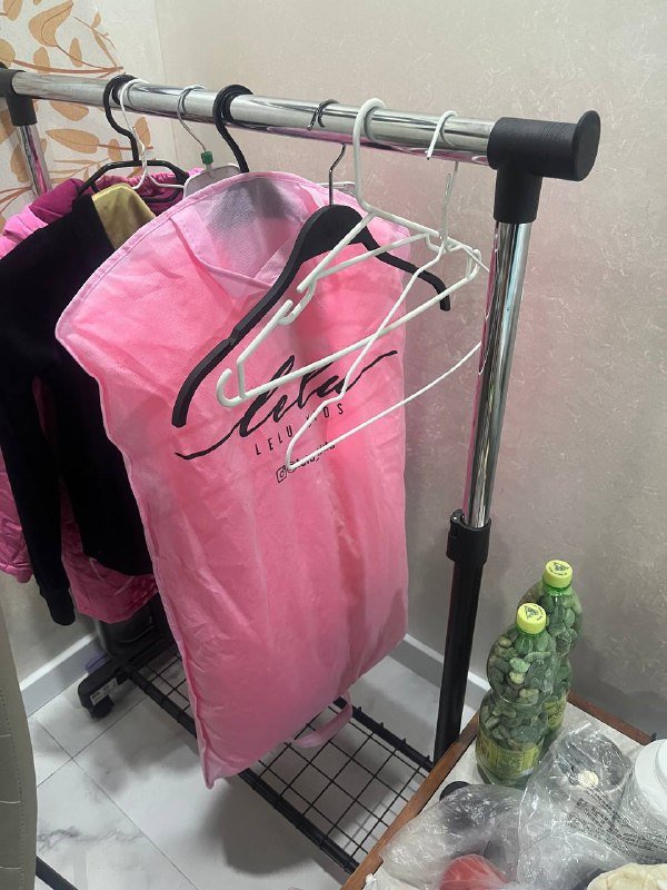 Вешалка-стойка на колёсиках металлическая