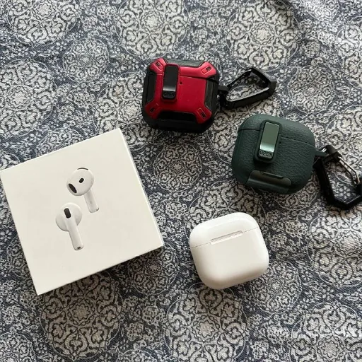 AirPods 4 с ANC, кейсы