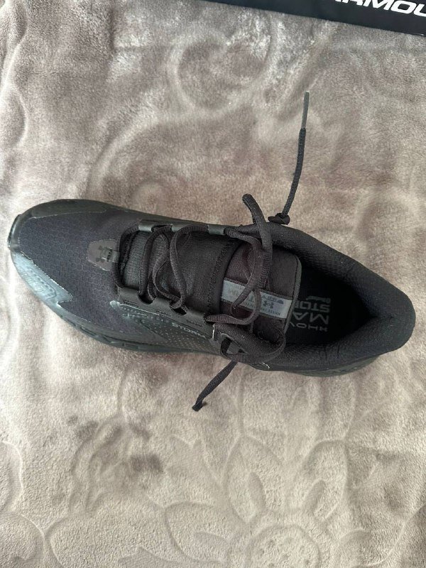 Кроссовки Under Armour HOVR Mach Storm 42