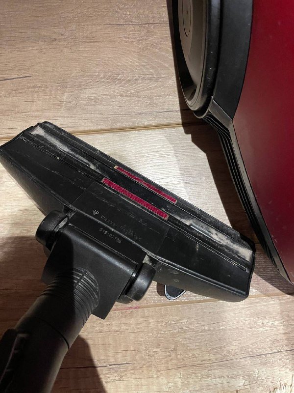 Пылесос Bosch, электрический чайник Kenwood 3