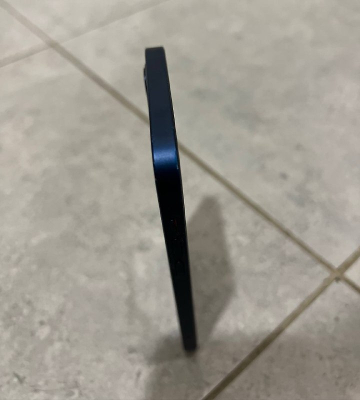 Продаю iPhone 12 128гб, чехол с MagSafe 4