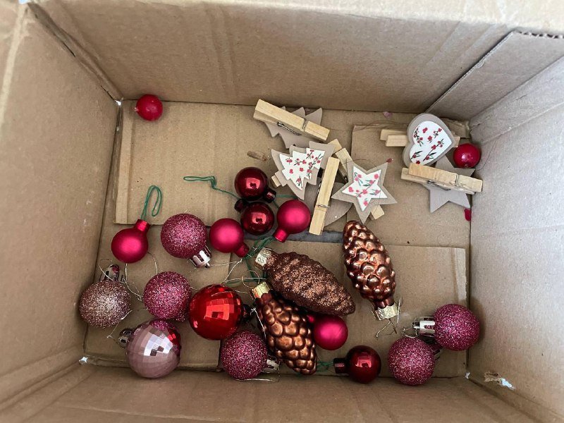 Гномы, плед, новогодние украшения, рюкзаки, веревка, карабины 8