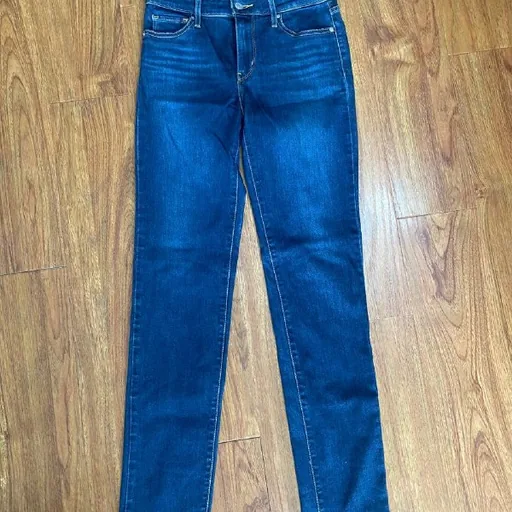 Женские джинсы Levi’s 712 slim
