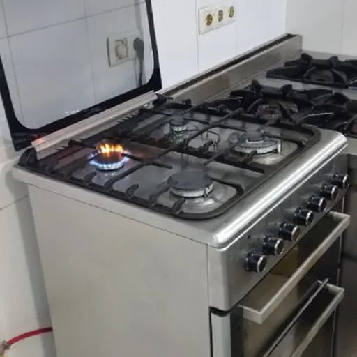 Газовая плита с двумя духовками
