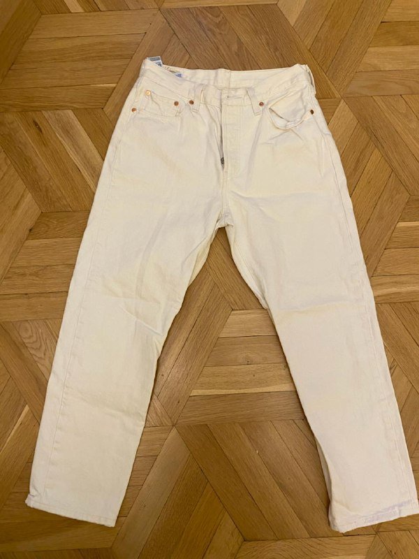 Джинсы Levis 501, Шорты 12 Stories, Кардеган COS, Платье Michael Kors, Спортивный костюм 5