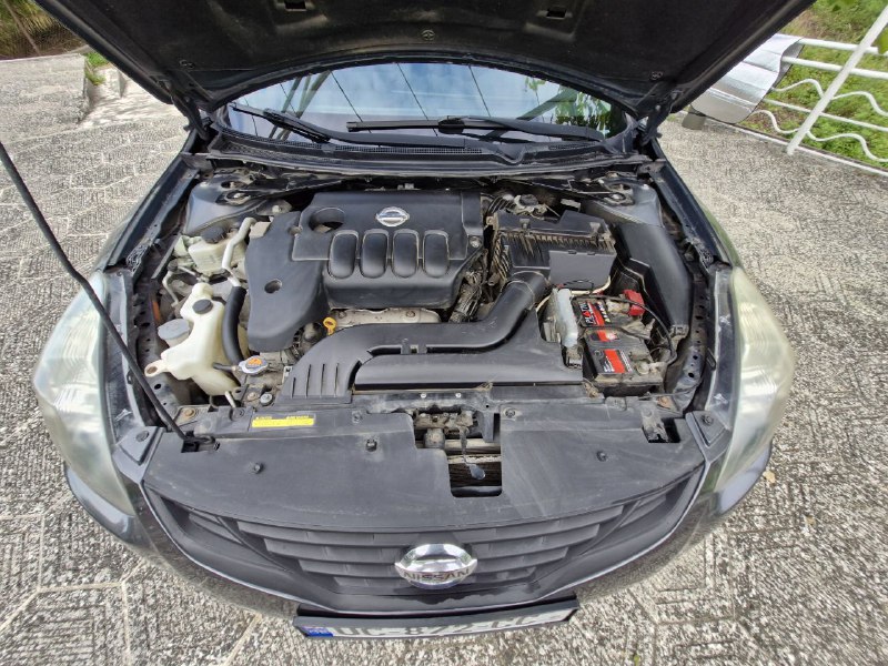 Nissan altima cupe 2012 5