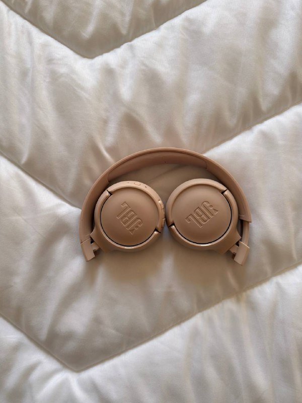 Наушники JBL, утюг Tefal, монитор съемки, камеры Nikon, микроскоп профессиональный