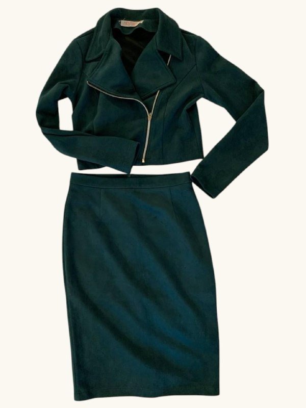 Женские костюмы глубоких зелёных оттенков, размер 42/44