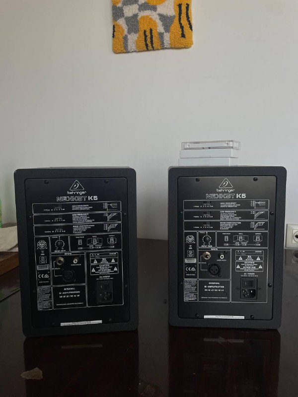 Колонки студийные мониторы Behringer Nekkst 5 2