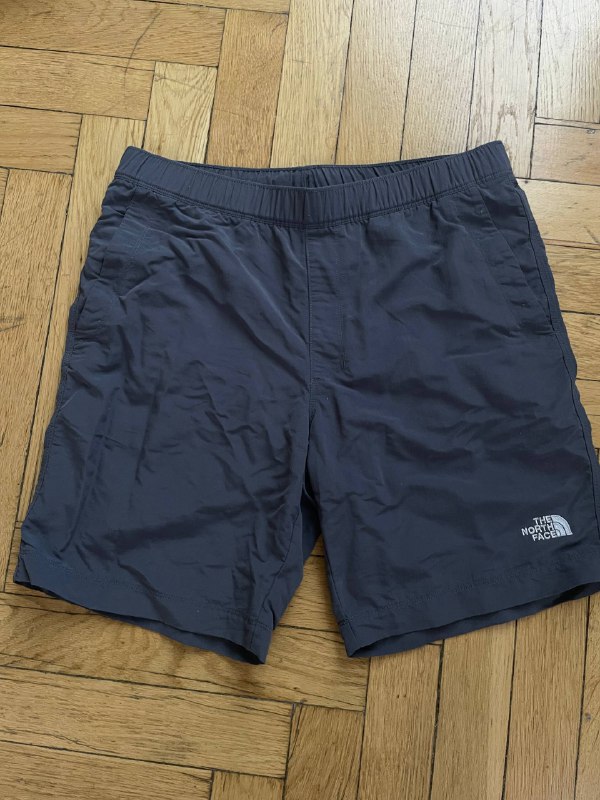 Шорты The North Face серые размер М